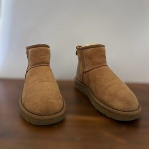 UGG Classic Mini II (1016222) Shearling-Lined Suede Boots — Women’s 6 (EU 37)